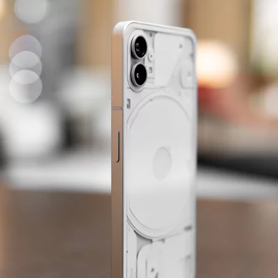 Прозрачный смартфон с 900 светодиодами в реальной жизни. Тестирую Nothing Phone (1) — Внешний вид. 3