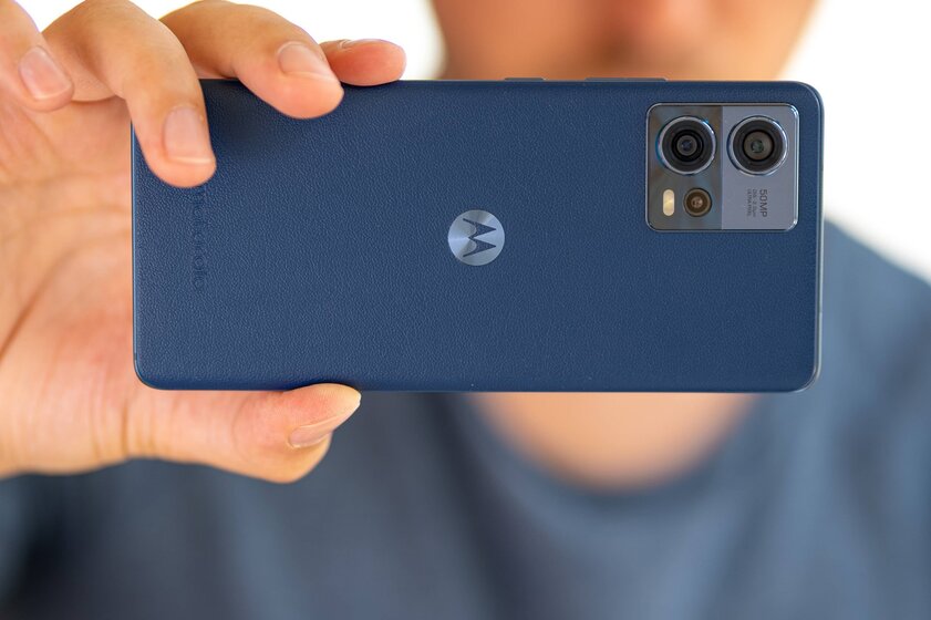 Приятный корпус, мощный процессор и лучшие камеры: обзор Motorola Edge 30 Fusion