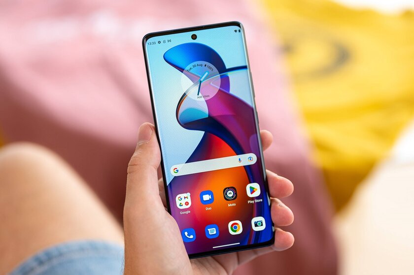 Приятный корпус, мощный процессор и лучшие камеры: обзор Motorola Edge 30 Fusion