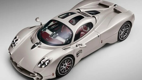 Представлен впечатляющий суперкар Pagani Utopia: двигатель V12 и ретростиль