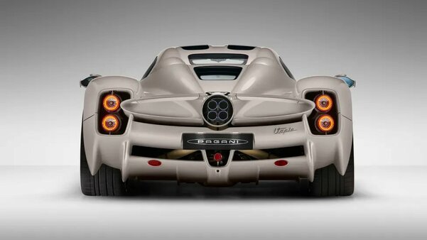 Представлен впечатляющий суперкар Pagani Utopia: двигатель V12 и ретростиль