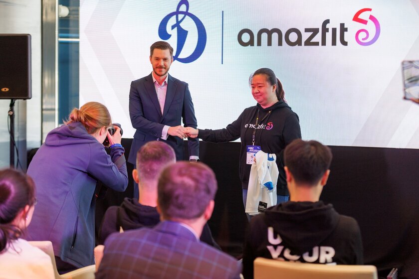 Amazfit стала партнёром футбольного клуба Динамо. Вместе запустили в России GTS 4 и GTR 4