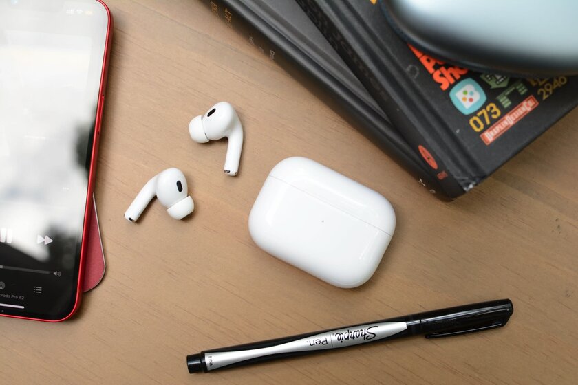 Обзор AirPods Pro 2: совершенно новые наушники со старым дизайном — Дизайн. 1