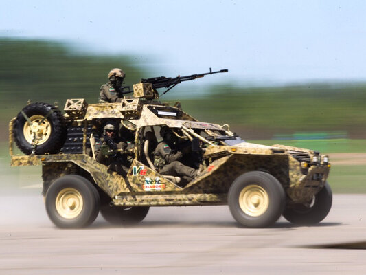 Что не придумают, лишь бы дороги не строить! 10 монструозных российских внедорожников