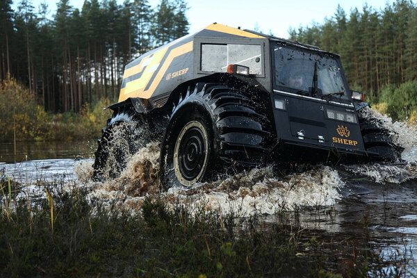 Что не придумают, лишь бы дороги не строить! 10 монструозных российских внедорожников