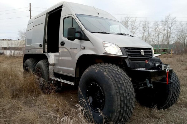 Что не придумают, лишь бы дороги не строить! 10 монструозных российских внедорожников