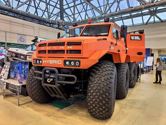 Что не придумают, лишь бы дороги не строить! 10 монструозных российских внедорожников