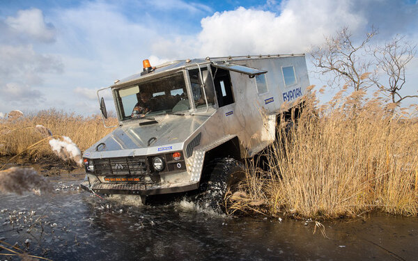 Что не придумают, лишь бы дороги не строить! 10 монструозных российских внедорожников