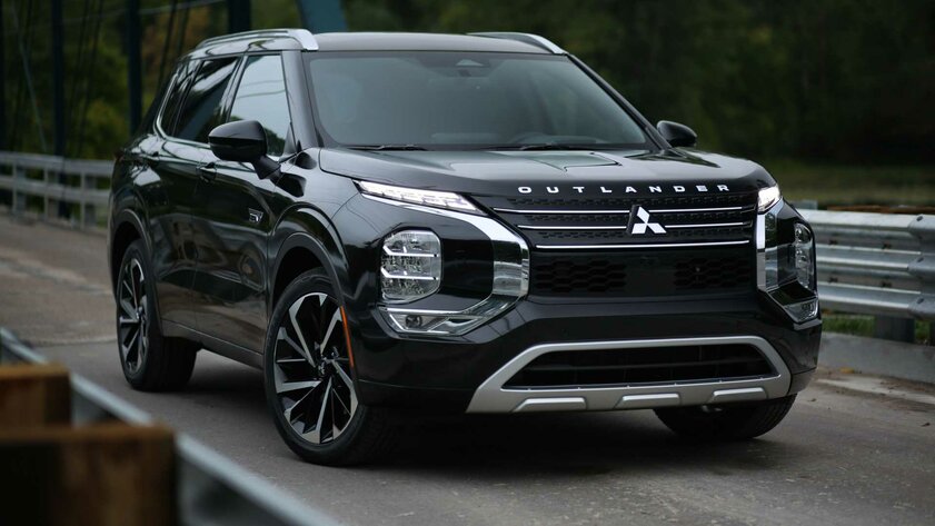 Тест-драйв Mitsubishi Outlander PHEV 2023: почти идеальный гибридный внедорожник