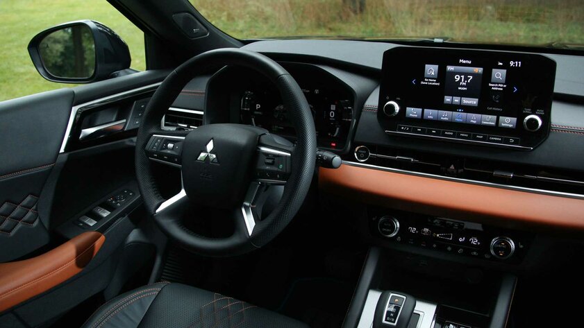 Тест-драйв Mitsubishi Outlander PHEV 2023: почти идеальный гибридный внедорожник