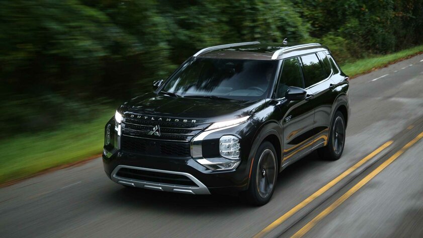 Тест-драйв Mitsubishi Outlander PHEV 2023: почти идеальный гибридный внедорожник