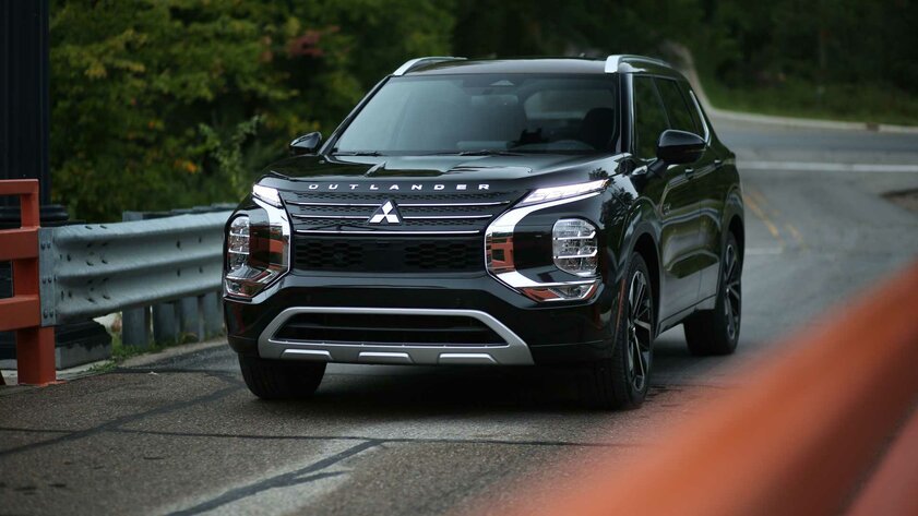 Тест-драйв Mitsubishi Outlander PHEV 2023: почти идеальный гибридный внедорожник