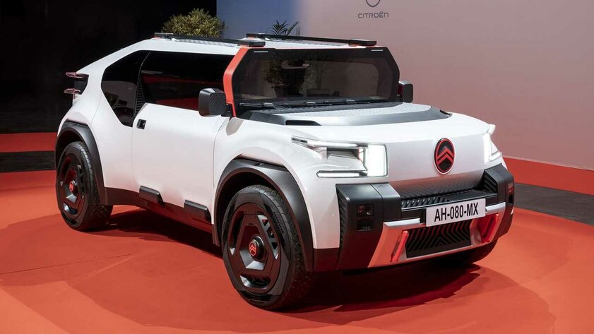 Citroen показала концепт электрокара будущего: со странным лобовым стеклом и новым логотипом