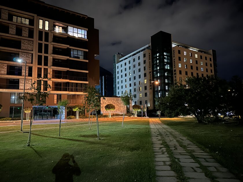 Топ телефонов с хорошей камерой в 2023: любой конкурирует с фотоаппаратами — iPhone 14 Pro — 103 950 рублей. 10
