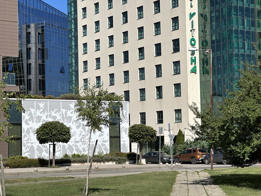 Топ телефонов с хорошей камерой в 2023: любой конкурирует с фотоаппаратами — iPhone 14 Pro — 103 950 рублей. 21
