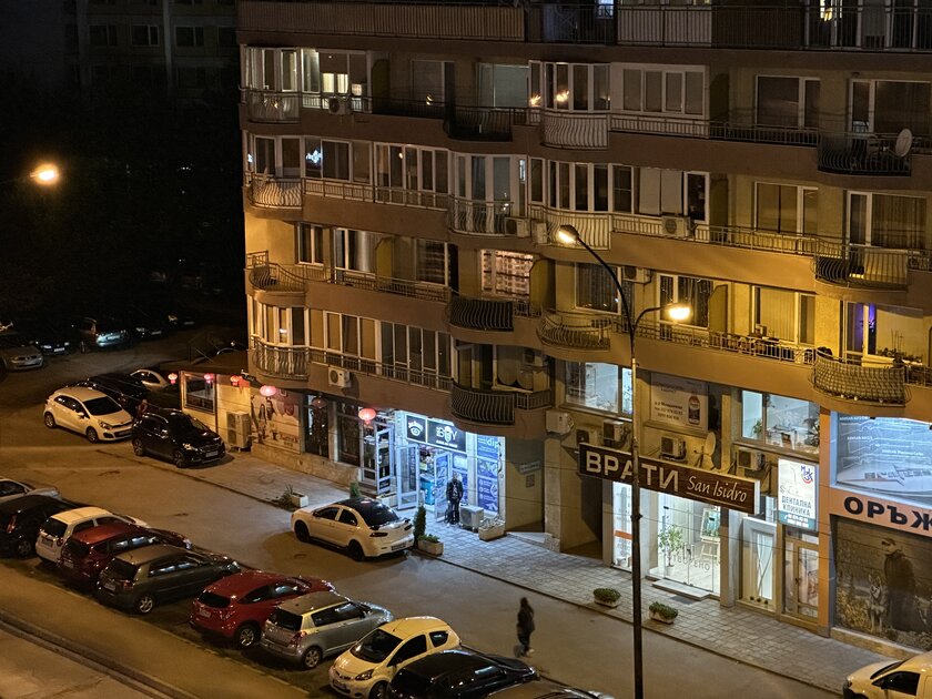 Топ телефонов с хорошей камерой в 2023: любой конкурирует с фотоаппаратами — iPhone 14 Pro — 103 950 рублей. 23