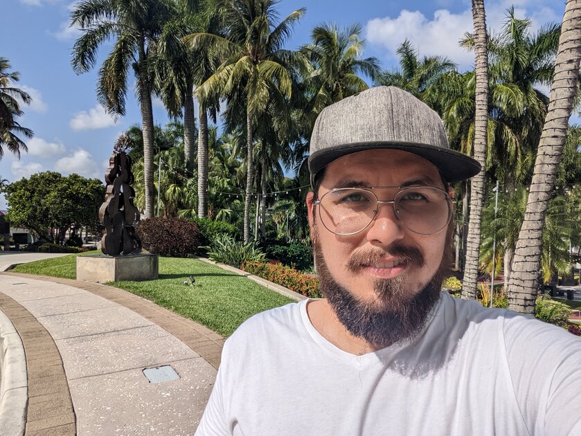 Топ телефонов с хорошей камерой в 2023: любой конкурирует с фотоаппаратами — Google Pixel 6a — 34 980 рублей. 18