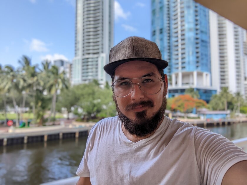 Топ телефонов с хорошей камерой в 2023: любой конкурирует с фотоаппаратами — Google Pixel 6a — 34 980 рублей. 20
