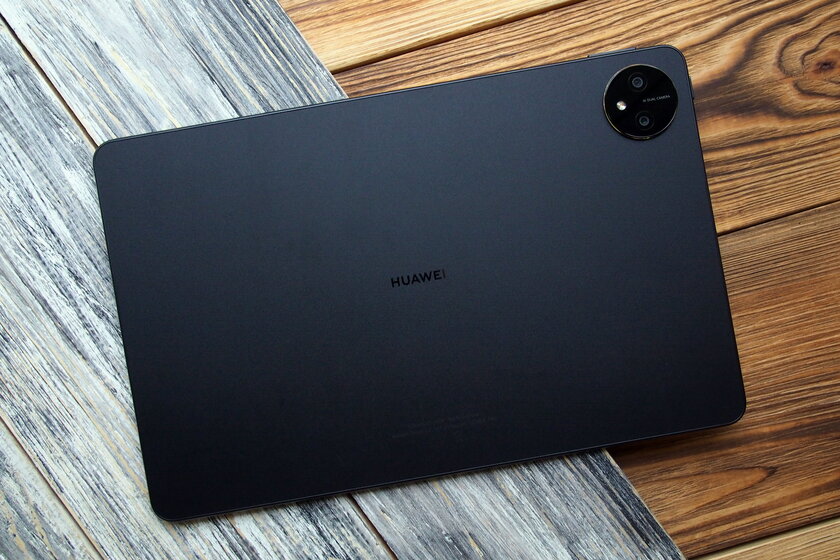 Обзор Huawei MatePad Pro 11” (2022): пополнение в лиге флагманов — Комплектация и внешний вид. 3