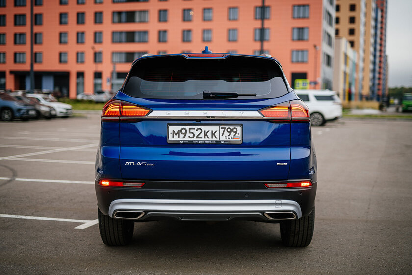 Если хочется Volvo, но без переплаты: тест-драйв Geely Atlas Pro — Встреча. 7