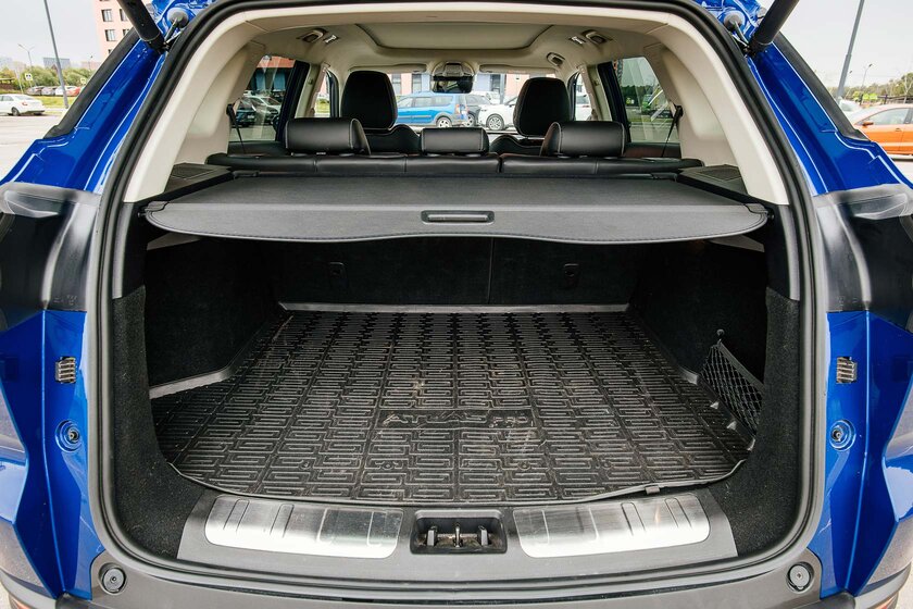 Если хочется Volvo, но без переплаты: тест-драйв Geely Atlas Pro — Встреча. 11