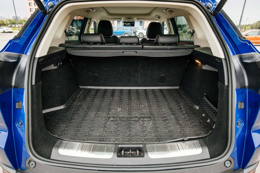 Если хочется Volvo, но без переплаты: тест-драйв Geely Atlas Pro — Встреча. 12