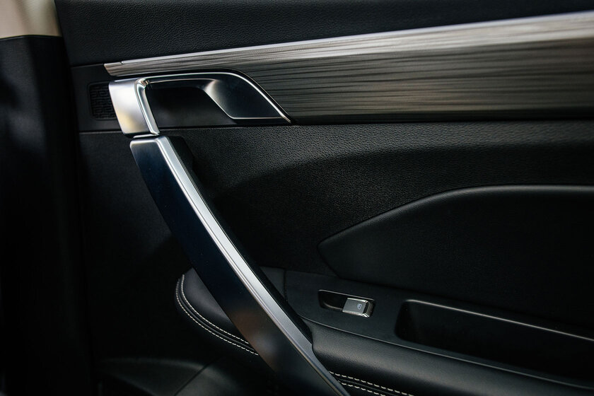 Если хочется Volvo, но без переплаты: тест-драйв Geely Atlas Pro — Встреча. 24
