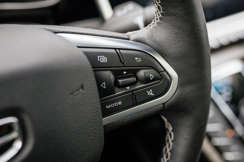 Если хочется Volvo, но без переплаты: тест-драйв Geely Atlas Pro — Встреча. 40