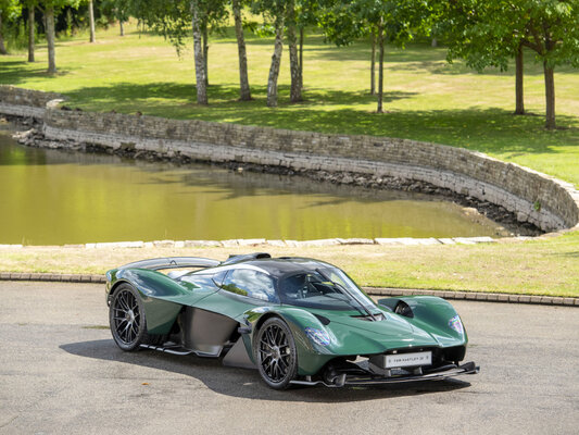 10 самых быстрых серийных автомобилей. 400 км/час не предел