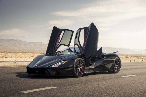 10 самых быстрых серийных автомобилей. 400 км/час не предел