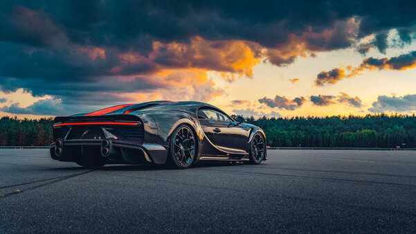 10 самых быстрых серийных автомобилей. 400 км/час не предел
