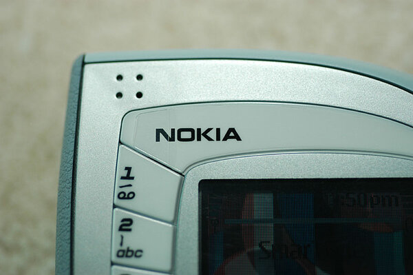 Об этих телефонах Nokia мечтали наши родители. Сейчас таких не делают