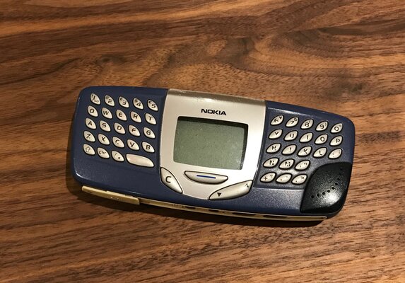 Об этих телефонах Nokia мечтали наши родители. Сейчас таких не делают