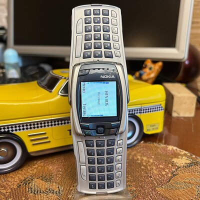 Об этих телефонах Nokia мечтали наши родители. Сейчас таких не делают