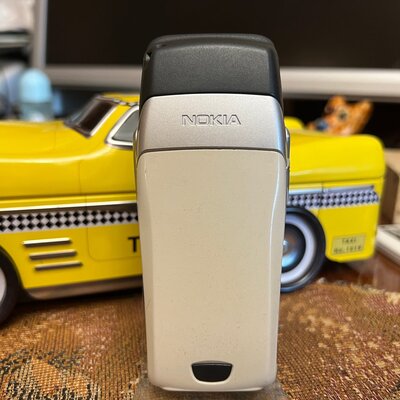 Об этих телефонах Nokia мечтали наши родители. Сейчас таких не делают