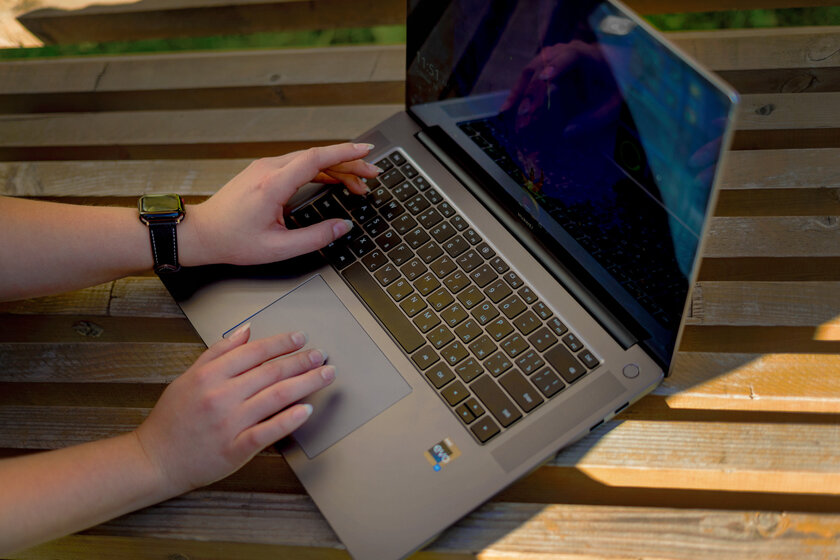 Ноутбук с соотношением сторон 3:2 — это удобно? Тестирую HUAWEI MateBook 16s — Внешний вид и эргономика. 5