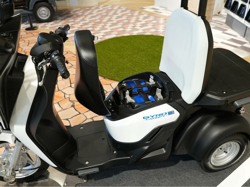 Honda представила систему быстрого обмена модульных аккумуляторов. Похожа на аренду павербанка