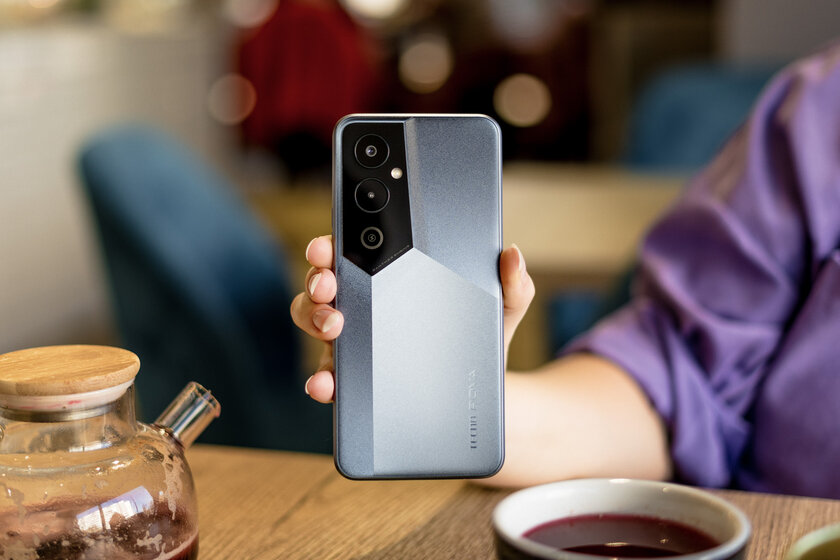 Космический внешний вид и классный экран: обзор Tecno Pova 4 Pro