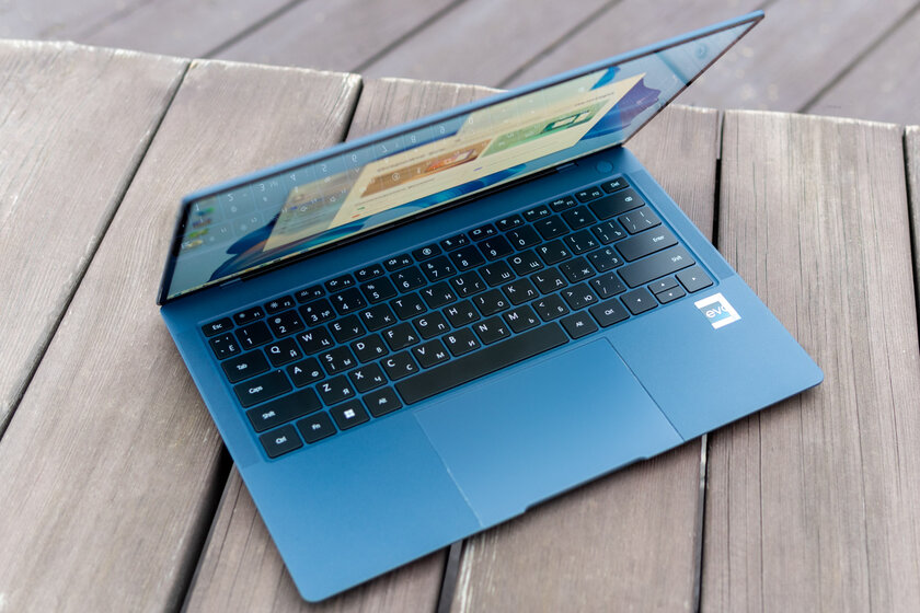 Это лучший ноутбук, конкурирующий с MacBook. Обзор Huawei MateBook X Pro (2022) — Внешний вид и эргономика. 1