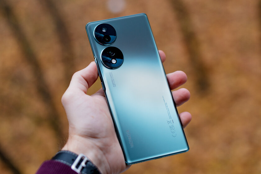 Обзор HONOR 70: сервисы Google, мощный процессор и надёжная начинка — Внешний вид. 4
