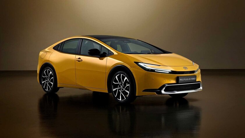 Toyota представила Prius 5-го поколения: с очень стильным кузовом, необычными фарами и гибридной силовой установкой