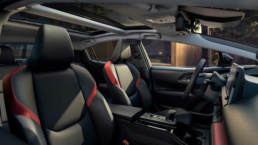 Toyota представила Prius 5-го поколения: с очень стильным кузовом, необычными фарами и гибридной силовой установкой
