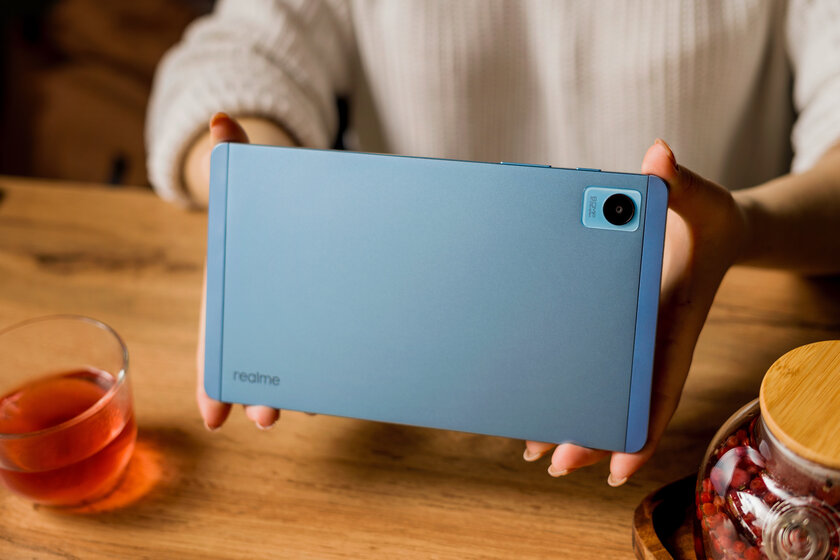 Нашёл подозрительно дешёвый планшет от Realme. Оказался идеальным для фильмов