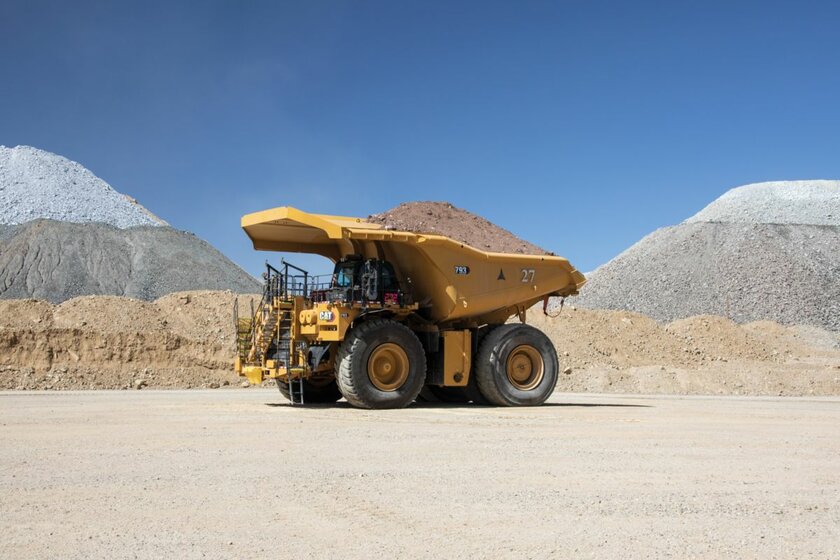 Caterpillar представила прототип электрического самосвала: 240 тонн нагрузки с запасом хода в 8 км