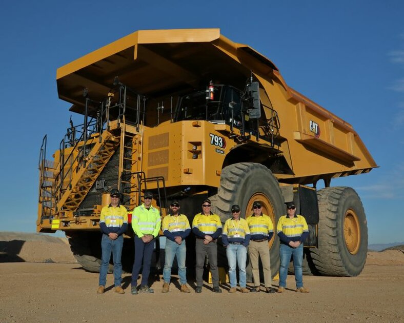 Caterpillar представила прототип электрического самосвала: 240 тонн нагрузки с запасом хода в 8 км