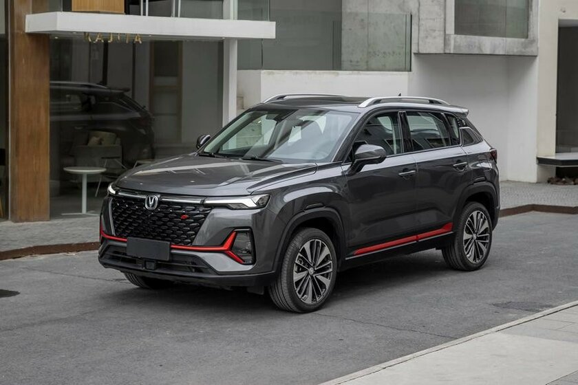 Changan привезла в Россию кроссовер CS35 Plus: богатый салон, стильный кузов и недорого