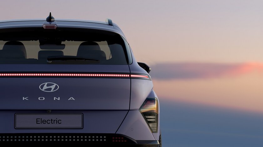 Электрокар-циклоп от Hyundai: новая KONA получила необычную оптику и подсвечивающийся салон