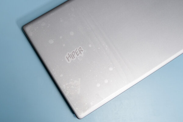 Обзор Hiper ExpertBook: 8 ГБ ОЗУ для него не проблема
