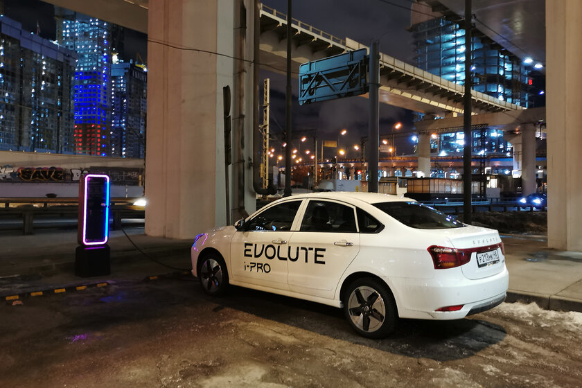 Каков «российский» электромобиль в деле? Пристально тестирую Evolute i-PRO