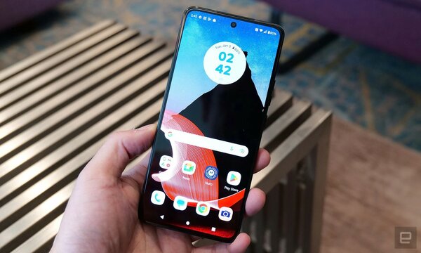 У Lenovo появился ThinkPhone — флагманский смартфон с прицелом на бизнес